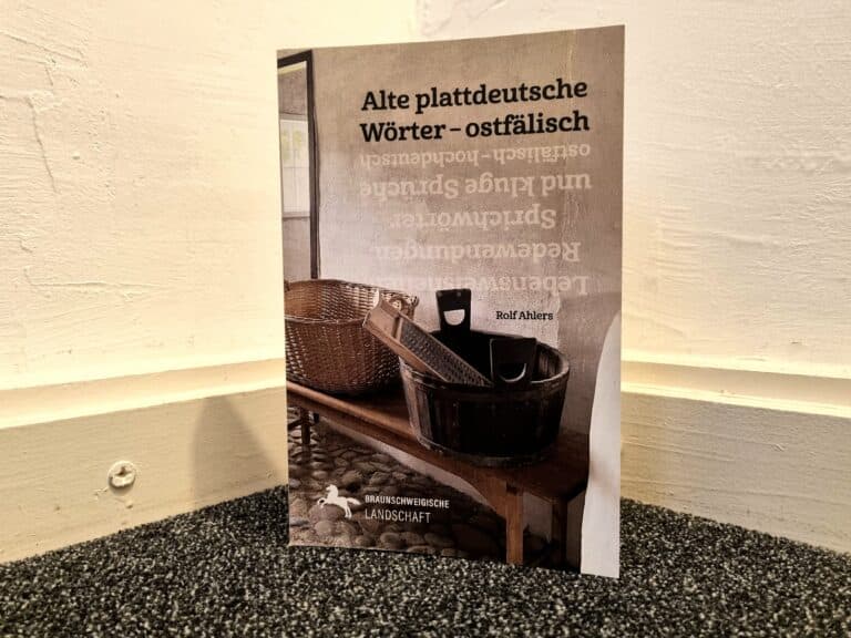 Neues Ostfälisches Wörterbuch mit alten Wörtern 